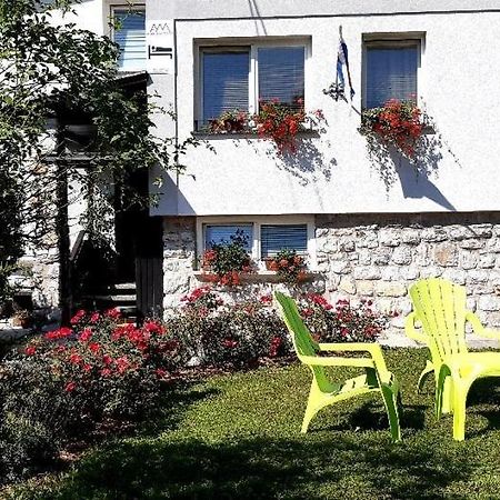 Apartmaji Mojca Križe Esterno foto